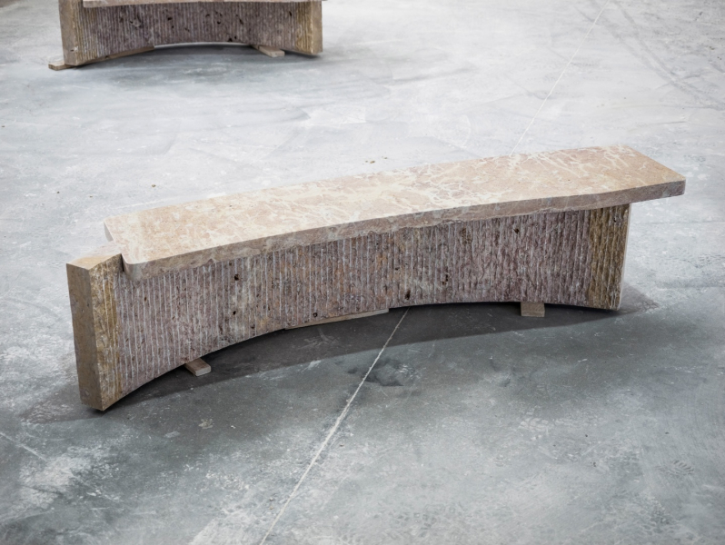 Estudio Material переосмыслила форму арки в предметах мебели Estudio Material переосмыслила форму арки в предметах мебели