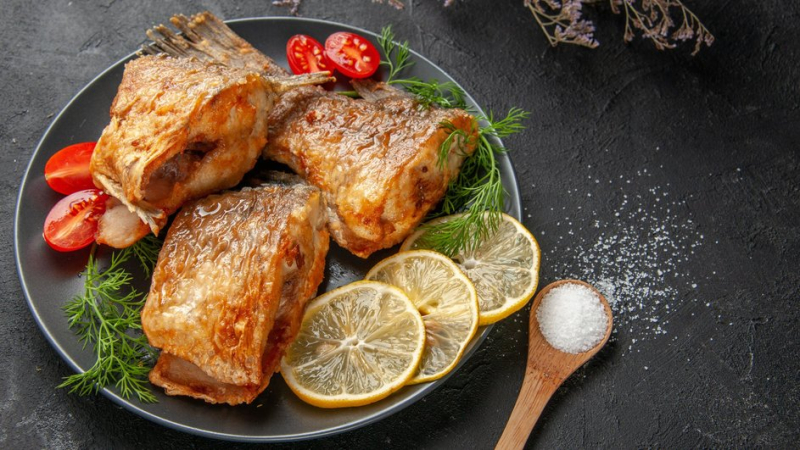 Корочка получится хрустящей, а мясо — сочным: хитрости приготовления вкусной жареной рыбы на сковороде Корочка получится хрустящей, а мясо — сочным: хитрости приготовления вкусной жареной рыбы на сковороде