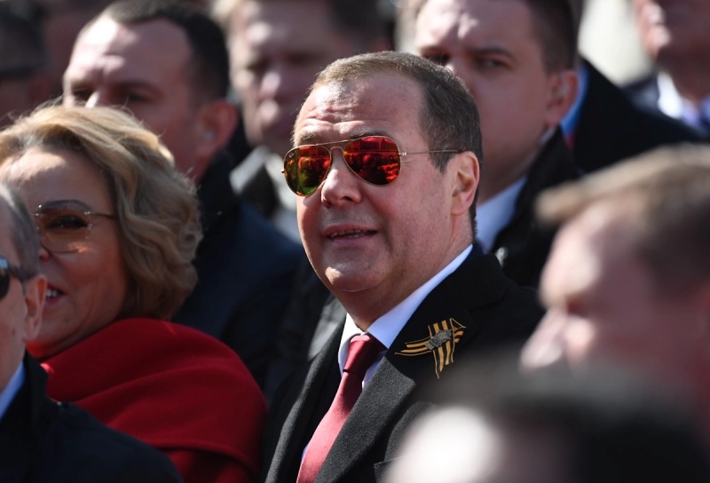 Медведев избрал для Зеленского семь оскорбительных эпитетов всего в одном посте Медведев избрал для Зеленского семь оскорбительных эпитетов всего в одном посте