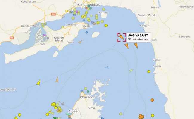 Танкеры ходят через Ормуз тройками: иранские воды открыты для дружественных стран Танкеры ходят через Ормуз тройками: иранские воды открыты для дружественных стран