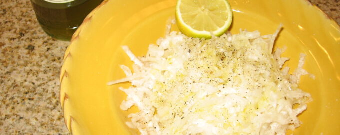 Салат из дайкона вкусный рецепт с фото пошагово и видео.