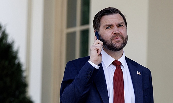 Стало известно, кому звонил Вэнс во время переговоров США и Ирана