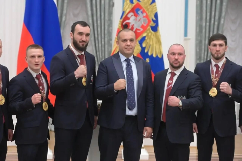 Путин вручил ордена и медали российским боксёрам — победителям мировых первенств