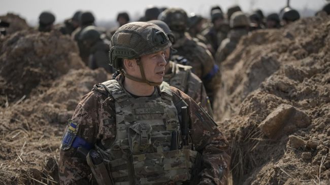 Сырский засел в активную оборону: Российская армия наступает по всему фронту