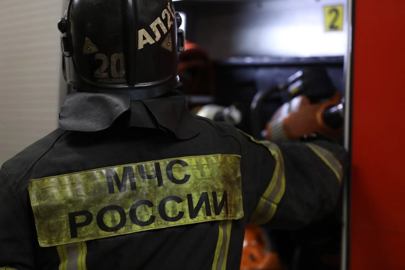 В Туапсе произошёл пожар на НПЗ из-за падения обломков дронов