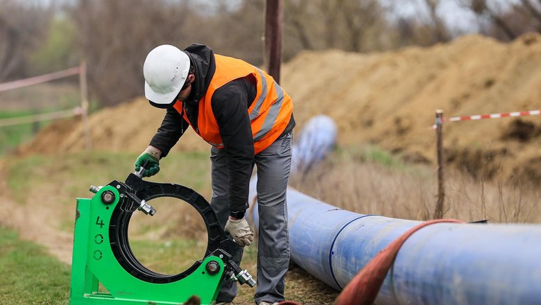 В селе Новомосковка Омской области начали строить новый водопровод