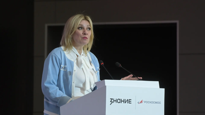 Захарова сравнила Зеленского с Пугачёвой, «разрешающей весну»