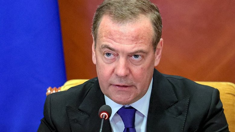 Медведев: Россия подаст в суд ООН жалобу на Прибалтику из-за ущемления русских