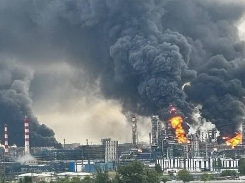 США помогли ВСУ атаковать НПЗ в Москве — сводка СВО 25.06.2026 от Юрия Подоляки
