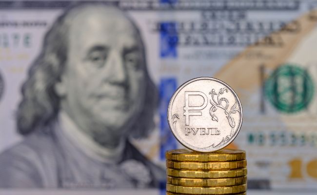 Эксперты указали россиянам на самую частую ошибку при покупке долларов
