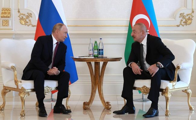 На острие пера: еще раз об израильских и украинских базах в Азербайджане