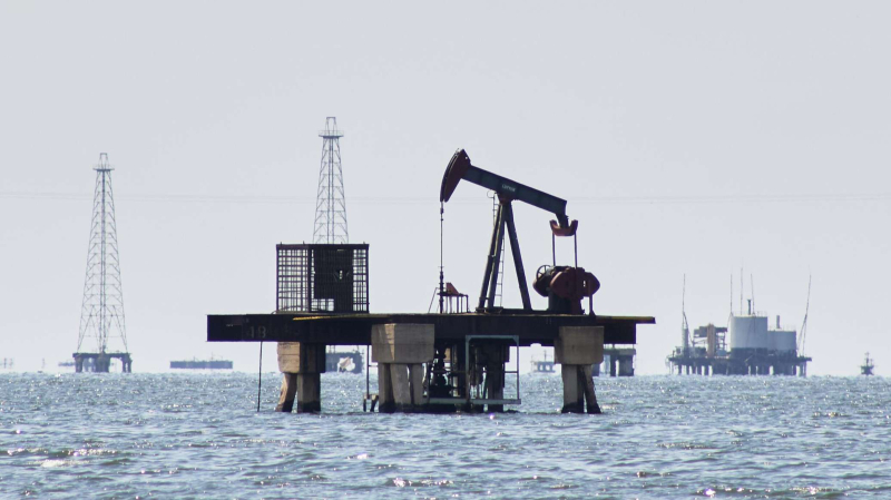 «Семерка» ОПЕК+ принципиально договорилась об увеличении предела нефтедобычи