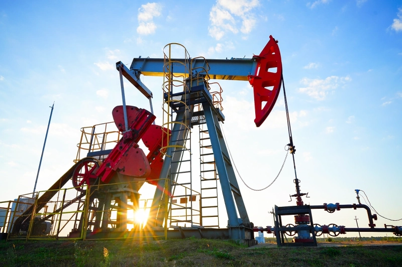 Стоимость нефти Brent поднялась до 82 долларов впервые с 22 июня