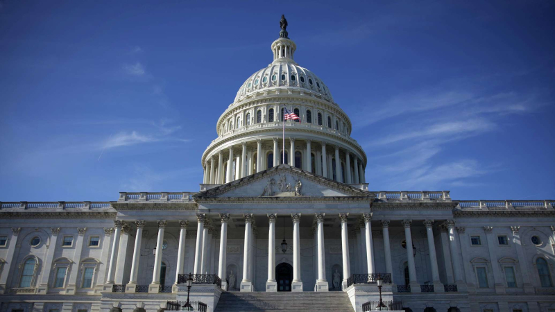 Законопроект о санкциях против РФ позволяет президенту США их отменять