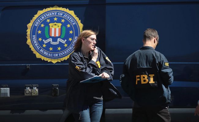 ФБР снимает запрет на набор агентов, имевших связи с проститутками — Guardian