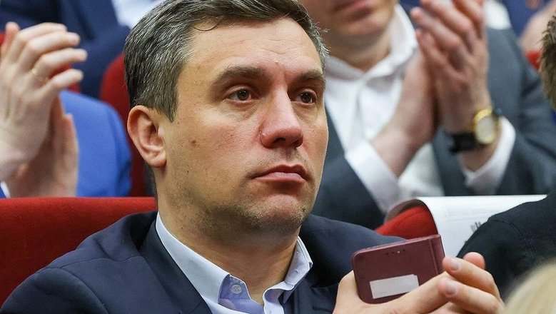 Политика Бондаренко оштрафовали по делу о демонстрации экстремистской символики