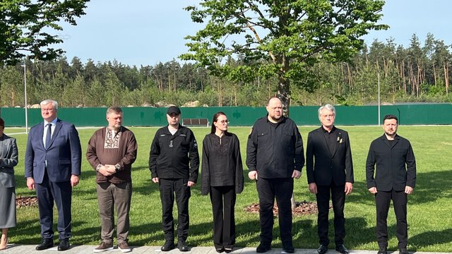 Польша не пригласила представителей Украины на военный парад
