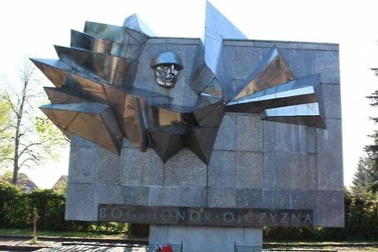 Посольство РФ направило ноту протеста Польше из-за сноса памятника в Пыжице