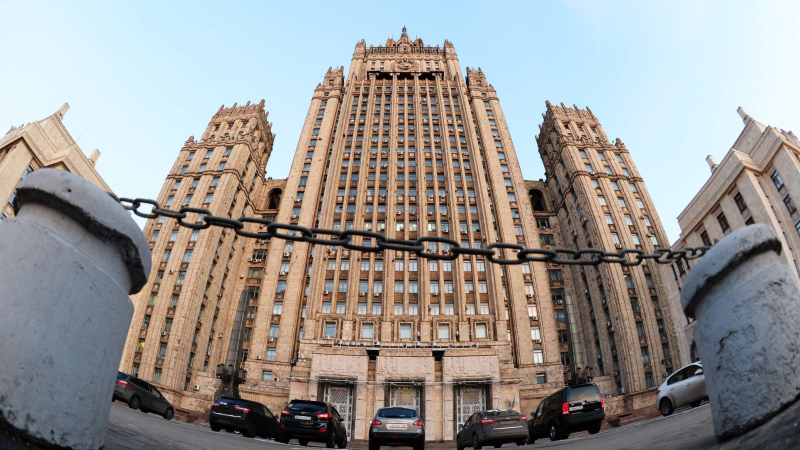 Россия объявила персоной нон грата сотрудника румынского посольства