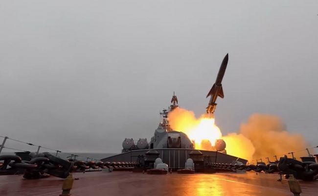 Северный флот провел масштабное учение в акватории Баренцева моря