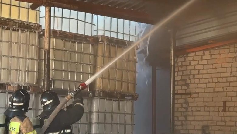 В Перми загорелась емкость с дизельным топливом. Видео