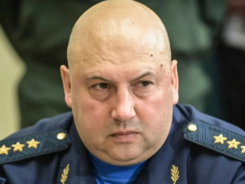 «Генерал Армагеддон» вернулся из Алжира в Москву: Суровикина ждёт новая должность?
