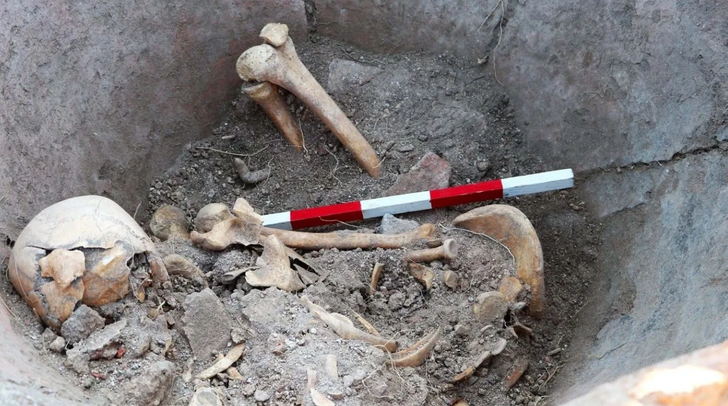 Спрятался от врагов, но погиб в пожаре. В Болгарии нашли скелет внутри огромного римского сосуда
